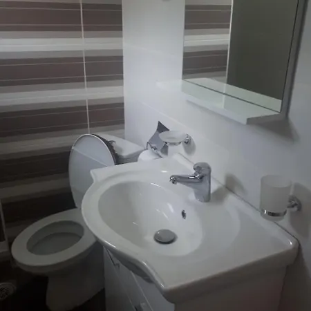 Πανσιόν Apartman Ika 3*