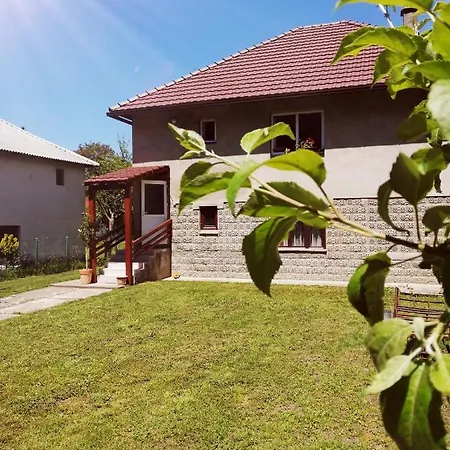 Apartman Ika 3*